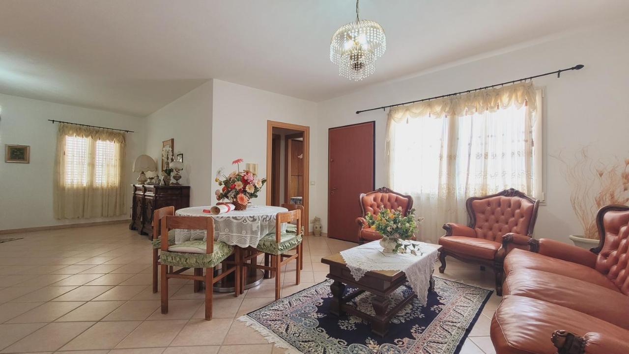 Residenza La Pineta Orosei Villa Kültér fotó